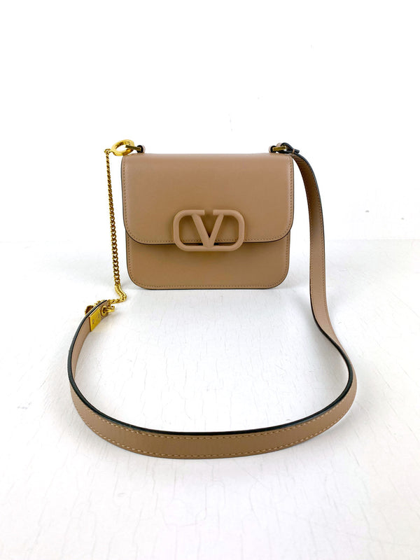 Valentino Garavani - Small V Sling bag - (Nypris ca 12.000 kr)