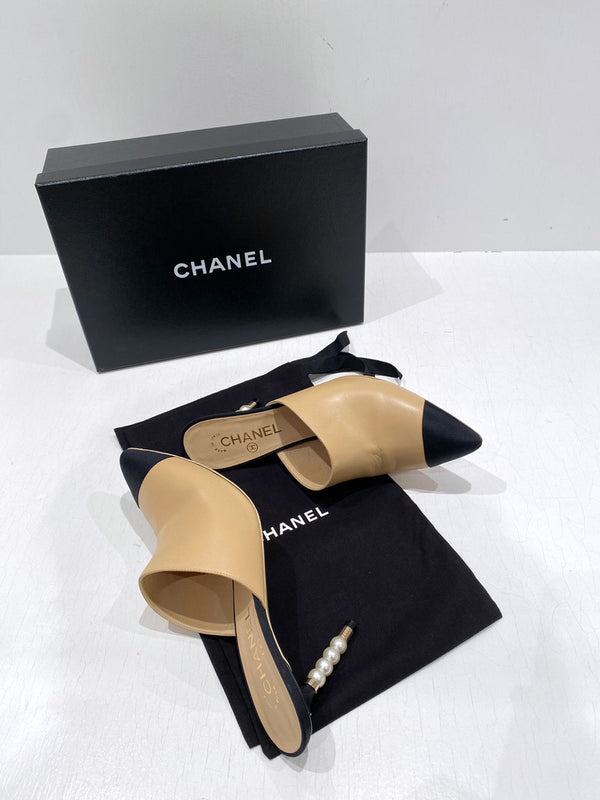 Chanel Stiletter - Str 40/ Passer ca str 39,5 - (Nypris ca 9.800 kr)