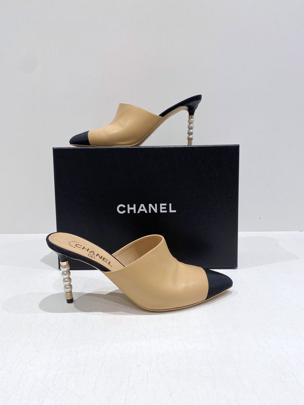 Chanel Stiletter - Str 40/ Passer ca str 39,5 - (Nypris ca 9.800 kr)
