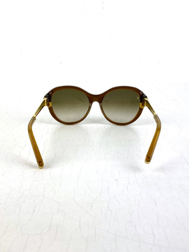 Louis Vuitton Cat Eye Sunglasses/Solbriller - (Nypris ca 4.000 kr)