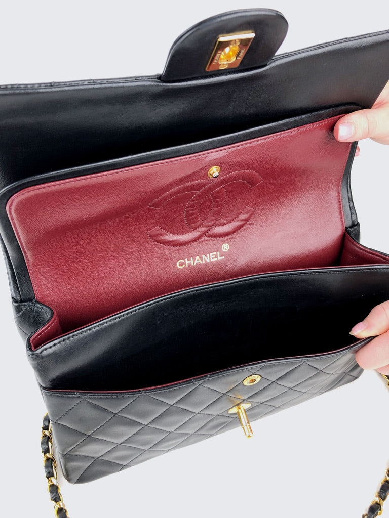 Chanel Classic Flap Medium - Sort Med Guldhardware