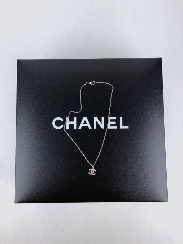 Chanel Halskæde Med Logo