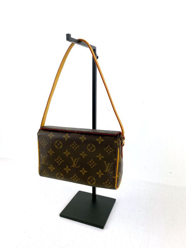 Louis Vuitton - Hundehalsbånd til lille hund – Preloved Copenhagen - Køb og  salg af luksus secondhand vare