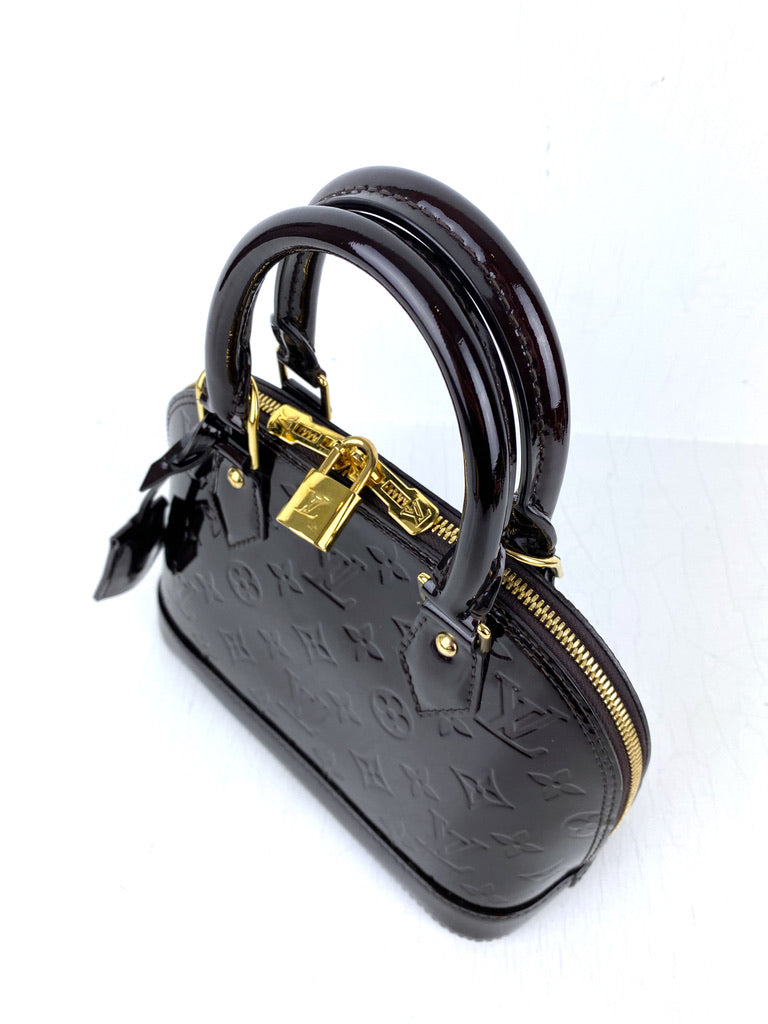 Louis Vuitton Alma BB Vernis Bag - (Nypris 13.000 kr)