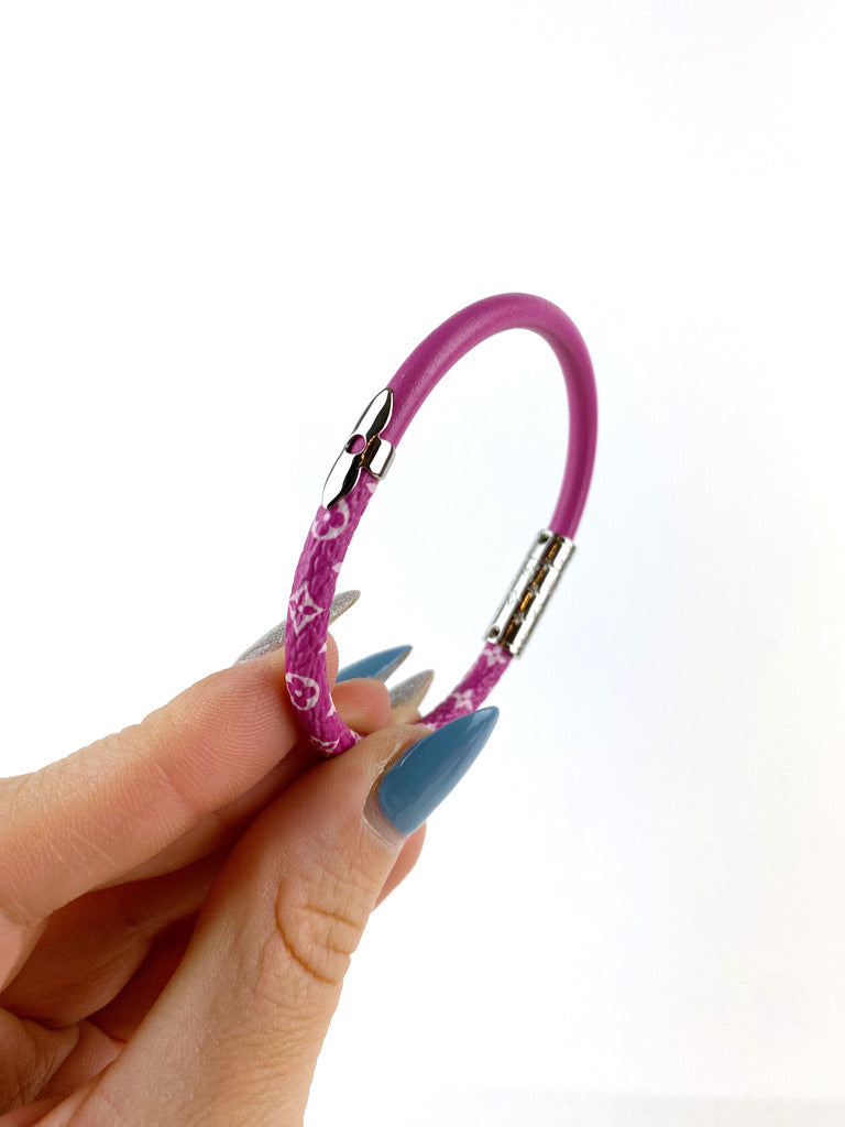 Louis Vuitton Confidential Bracelet/Armbånd - Pink  - (Nypris ca 2.000 kr).