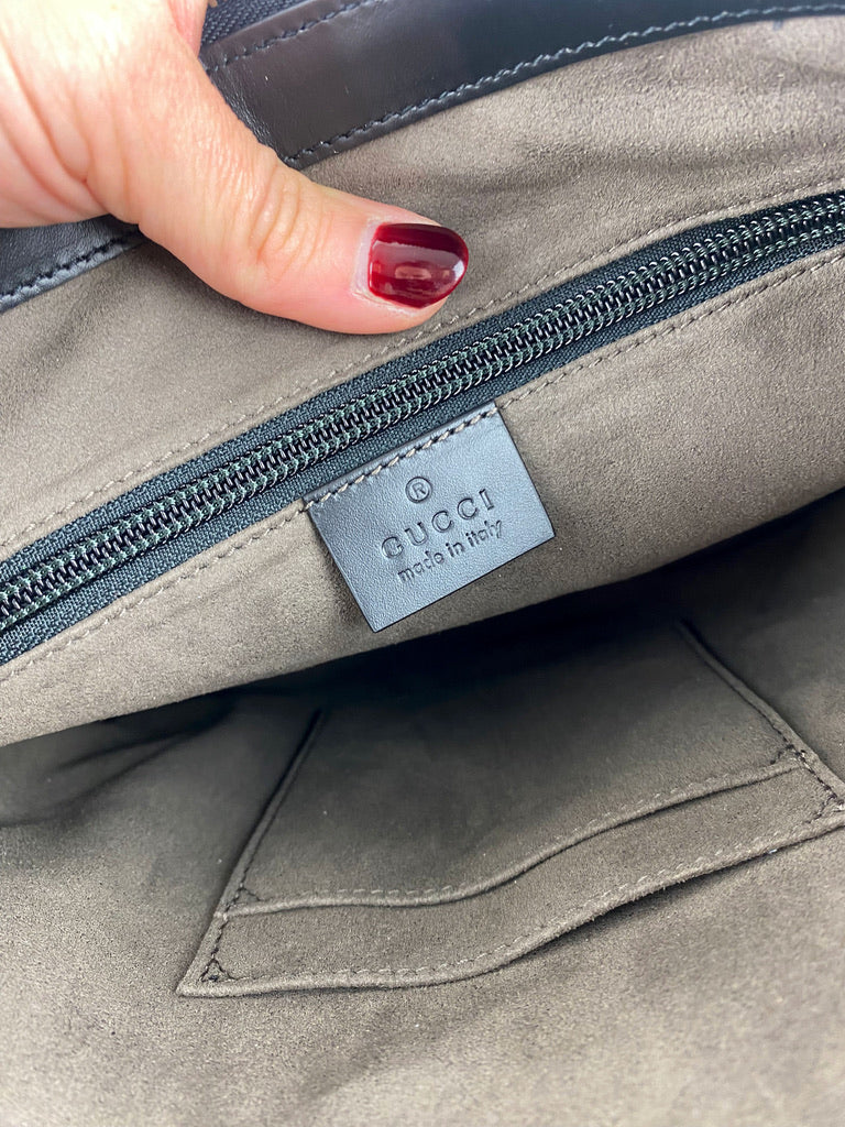 Gucci Signature Messenger Bag - (Nypris Ca 6.926 kr/930 Euro)