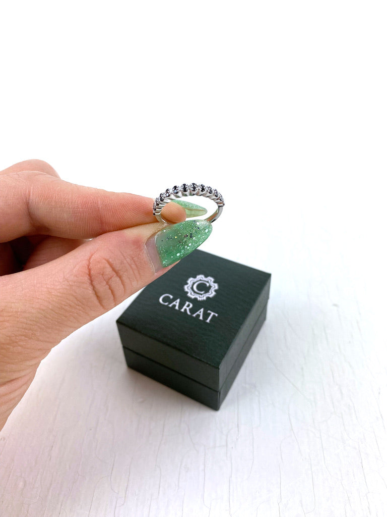Carat  Ring - 18 Karat Hvidguld - Black Alliancering Med 0,36 carat diamanter - Str 53 - (Nypris 21.200 kr)