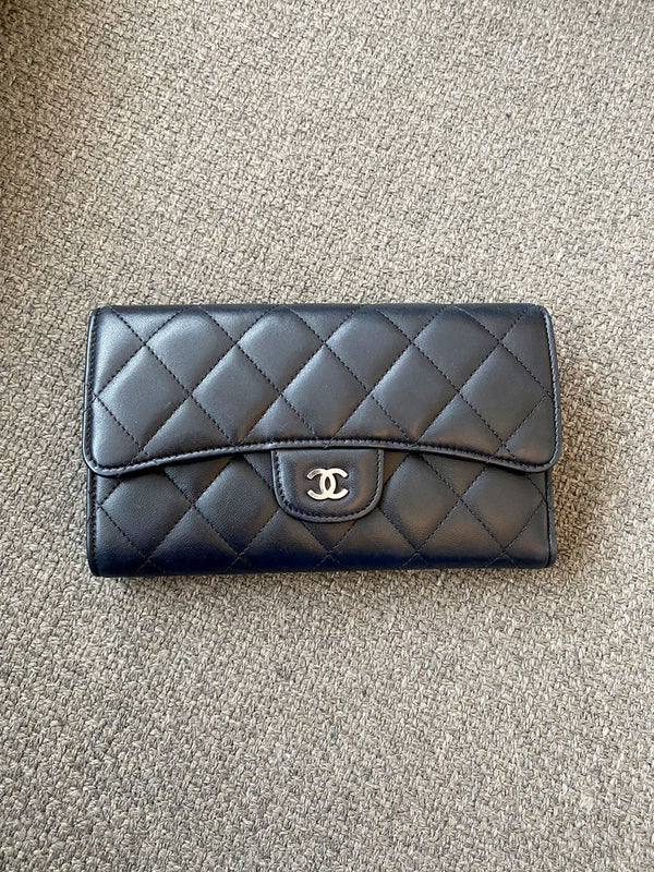 Chanel Classic Wallet- Sort Med Sølvhardware - (Nypris ca 10.000 kr)