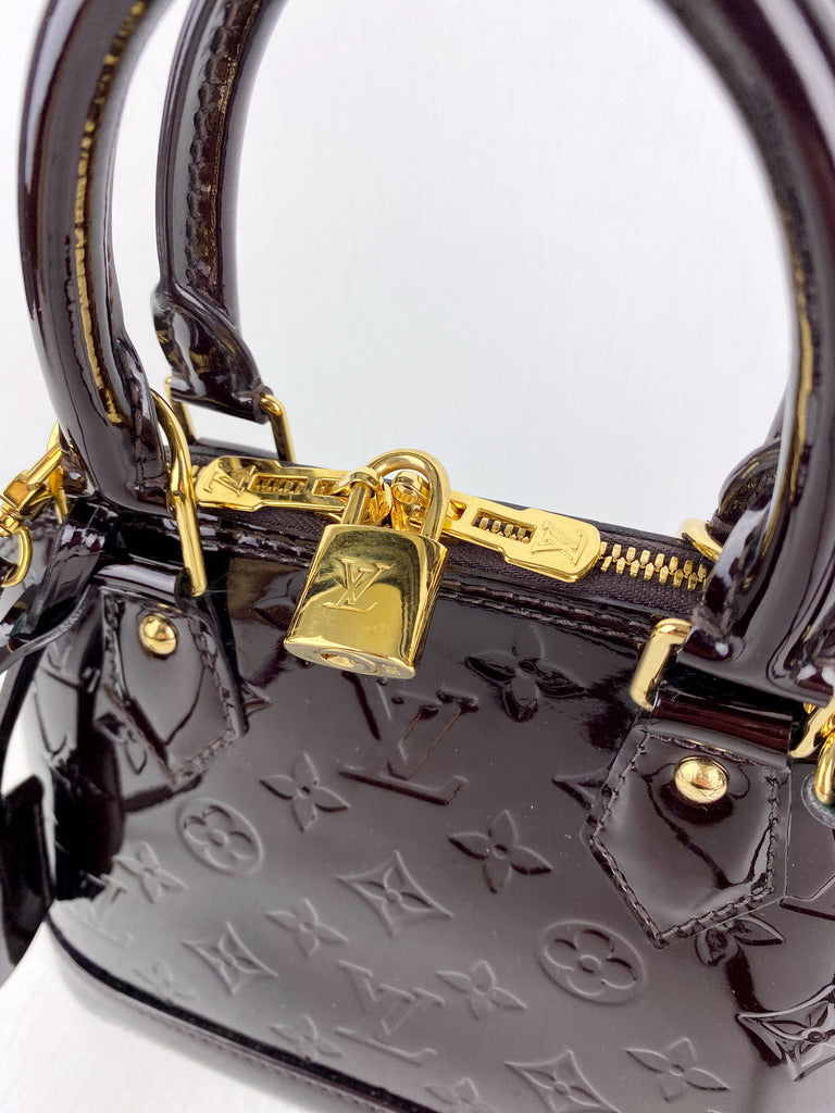 Louis Vuitton Alma BB Vernis Bag - (Nypris 13.000 kr)