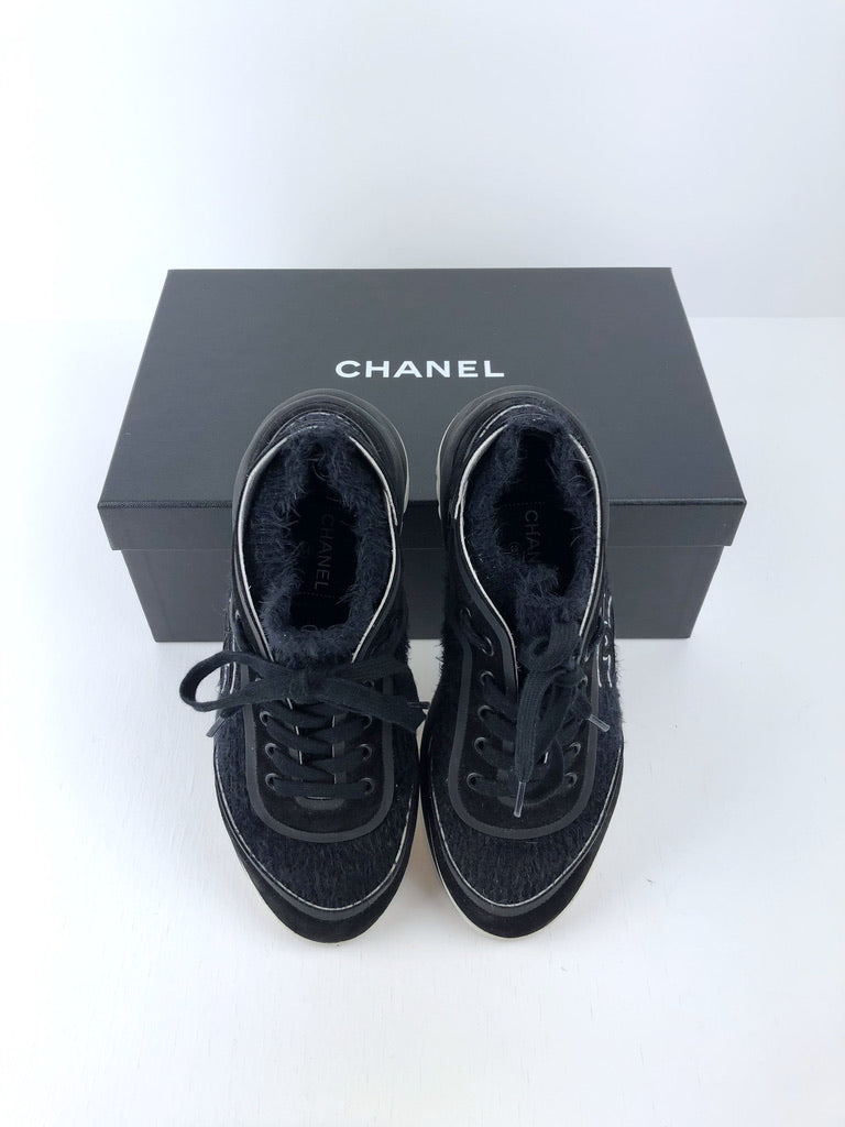 Chanel Sneakers - Str 38 (Lille i størrelsen).