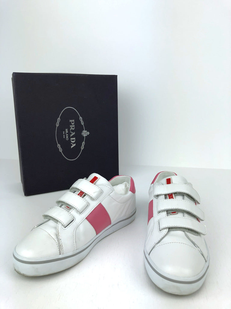 Prada - Sneakers - Str 35