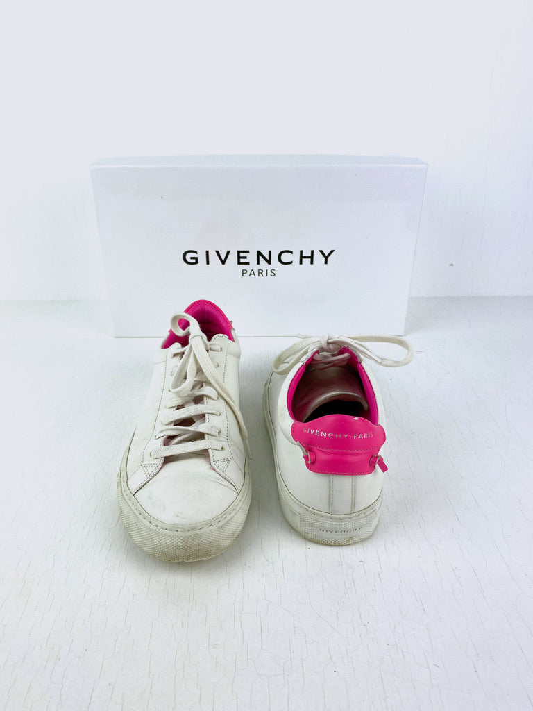Givenchy Sneakers - Str 37,5