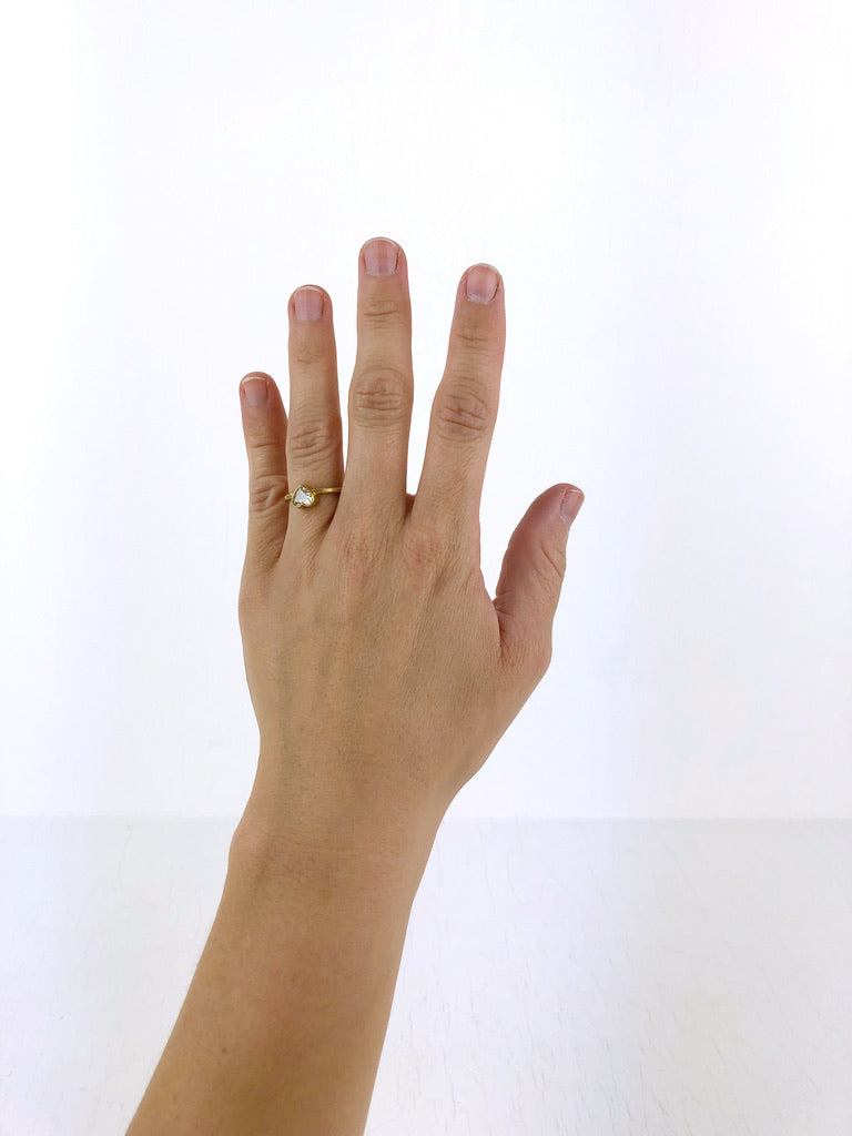Line & Jo - 18 karat Guld Ring Med Diamant - Str 51