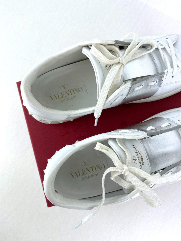 Valentino Sneakers - With Metallic Stripe - Str 39,5 (Nypris 4.260 kr)