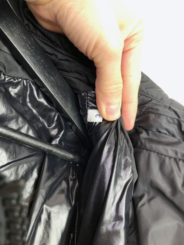 Moncler kort jakke - Str 3/Passer M lille L